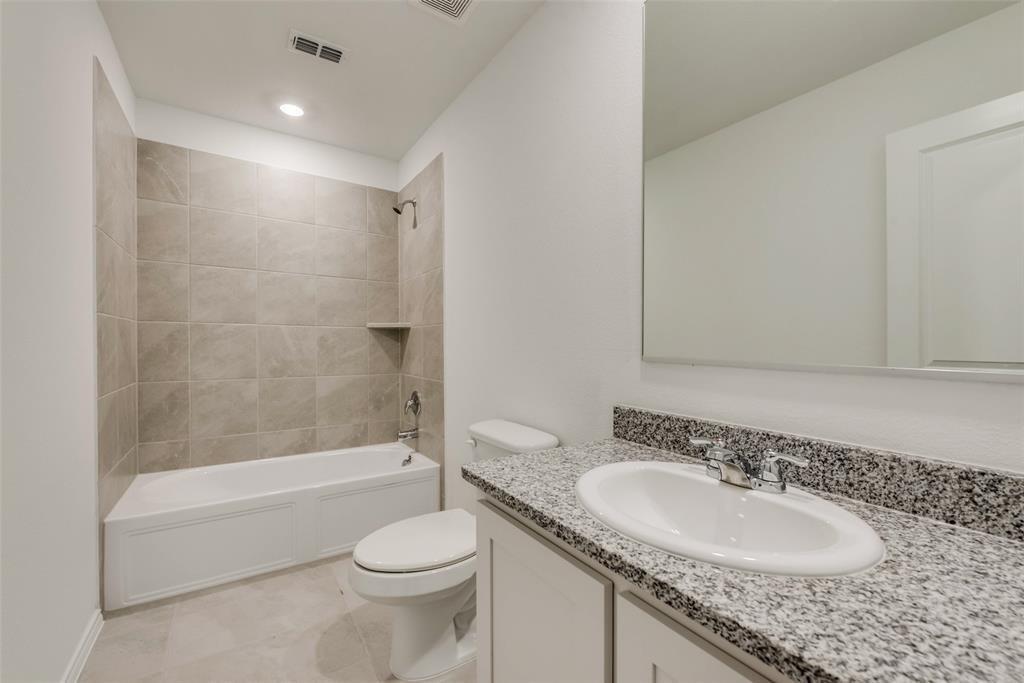 9724 Skyhawk Avenue Property Photo 4