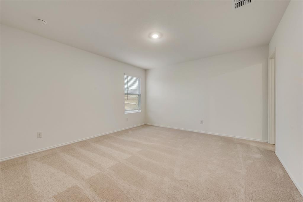 9724 Skyhawk Avenue Property Photo 11
