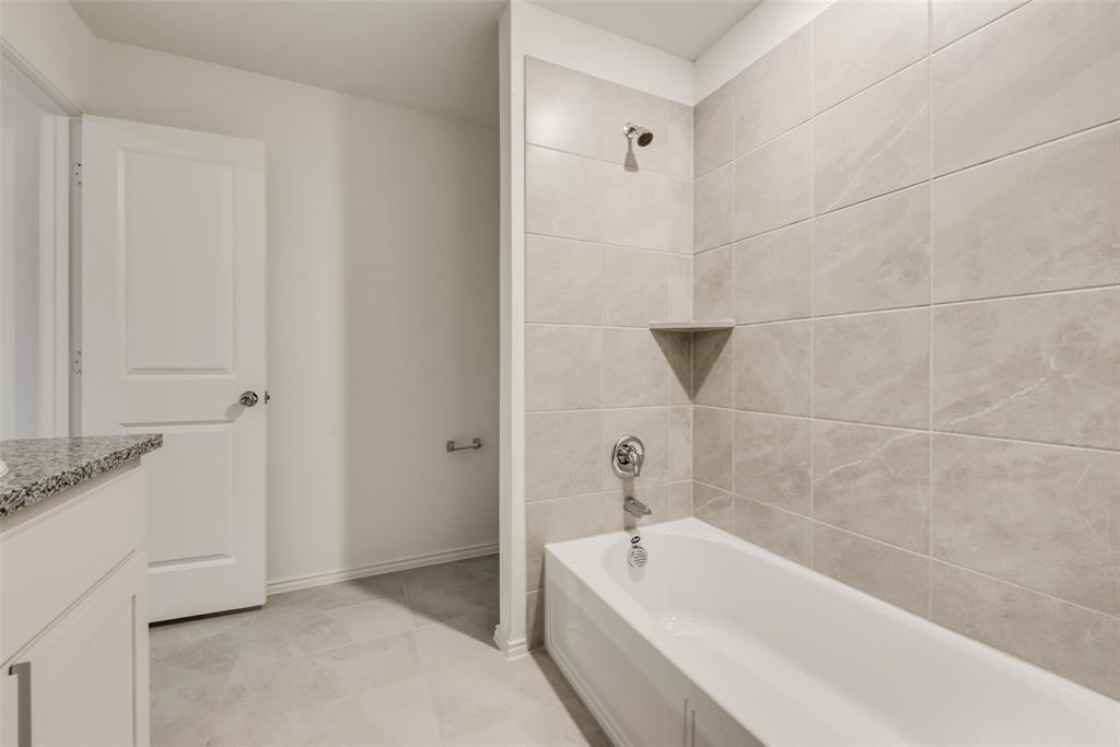 9724 Skyhawk Avenue Property Photo 12