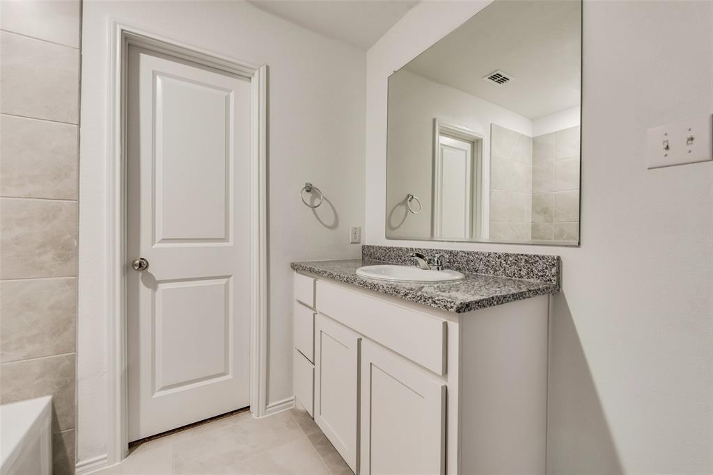 9724 Skyhawk Avenue Property Photo 13