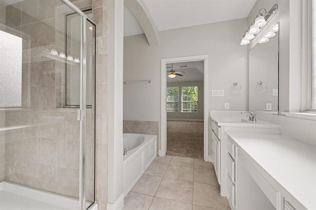740 Field Crossing Property Photo 6
