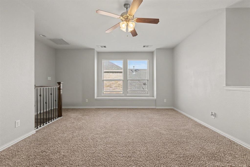740 Field Crossing Property Photo 7