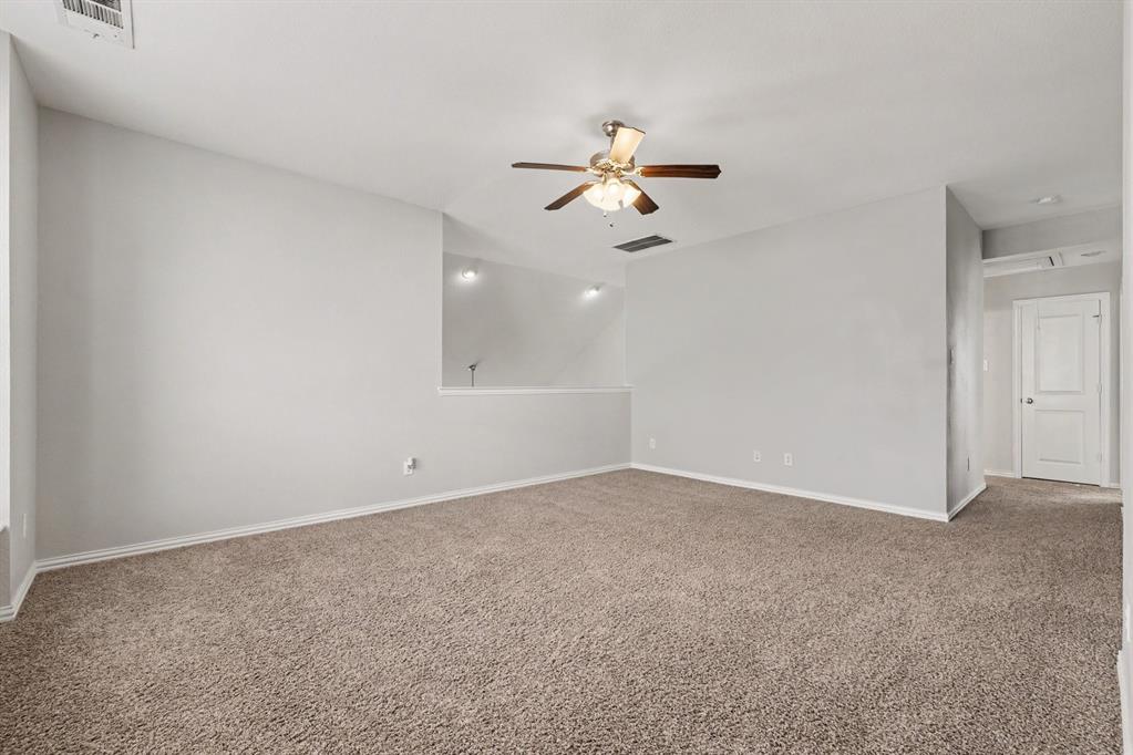 740 Field Crossing Property Photo 14