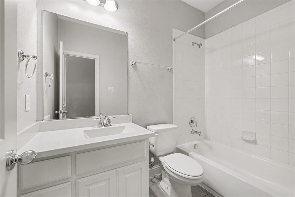 740 Field Crossing Property Photo 15