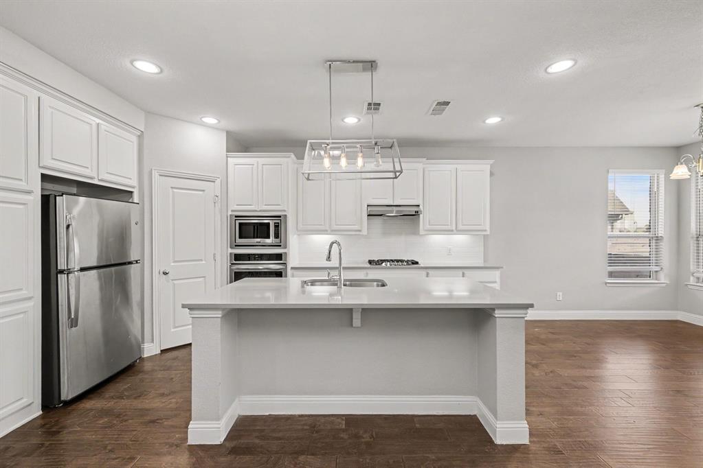 740 Field Crossing Property Photo 16