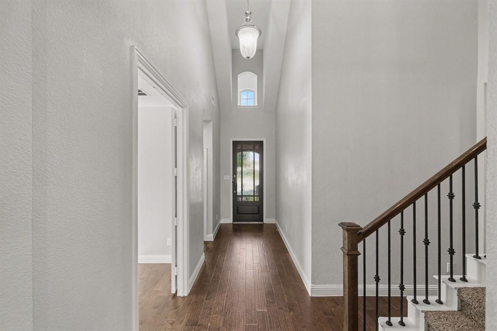 740 Field Crossing Property Photo 17