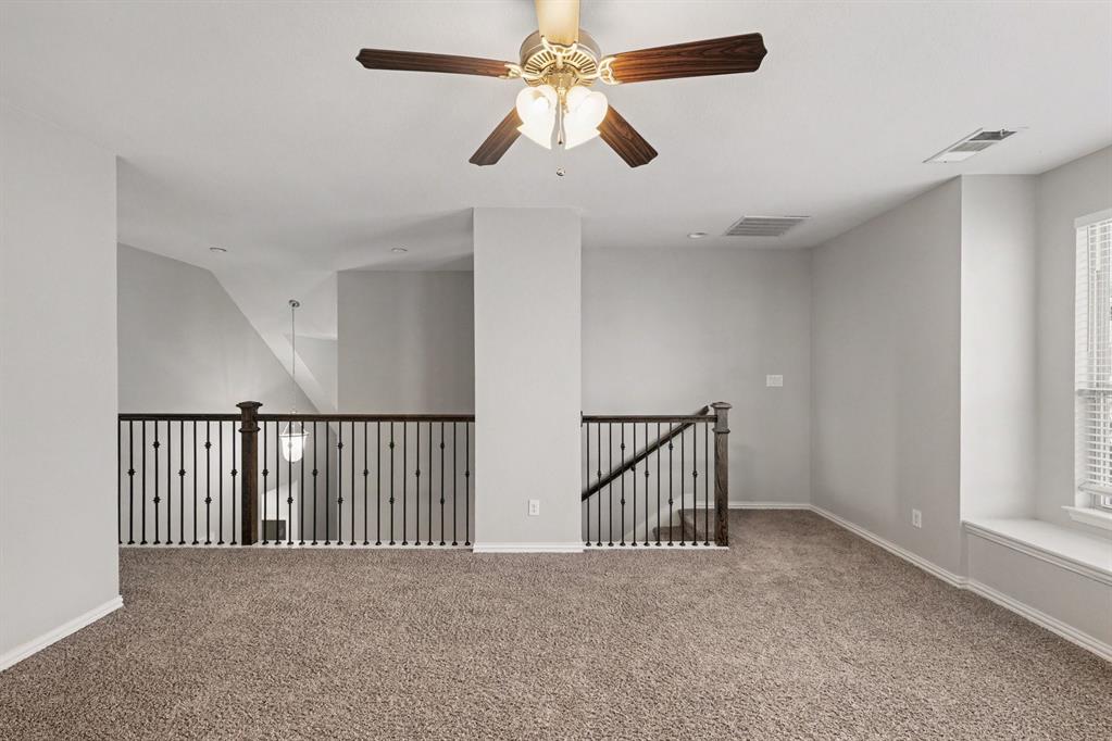 740 Field Crossing Property Photo 19