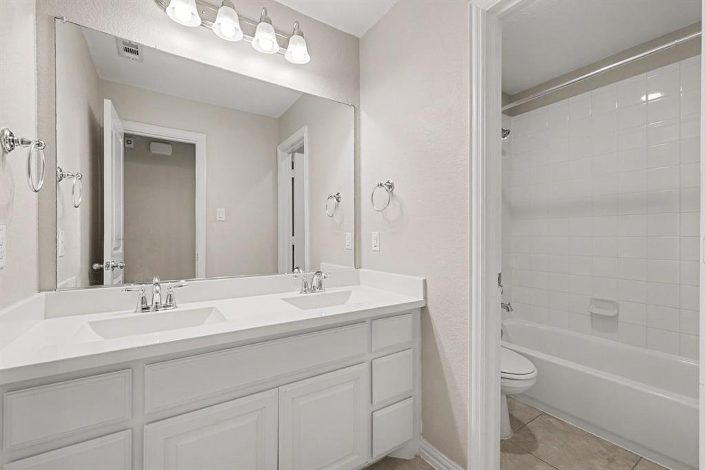 740 Field Crossing Property Photo 24
