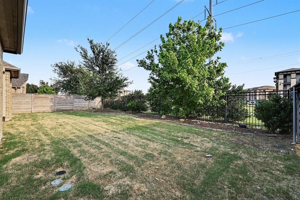 740 Field Crossing Property Photo 34