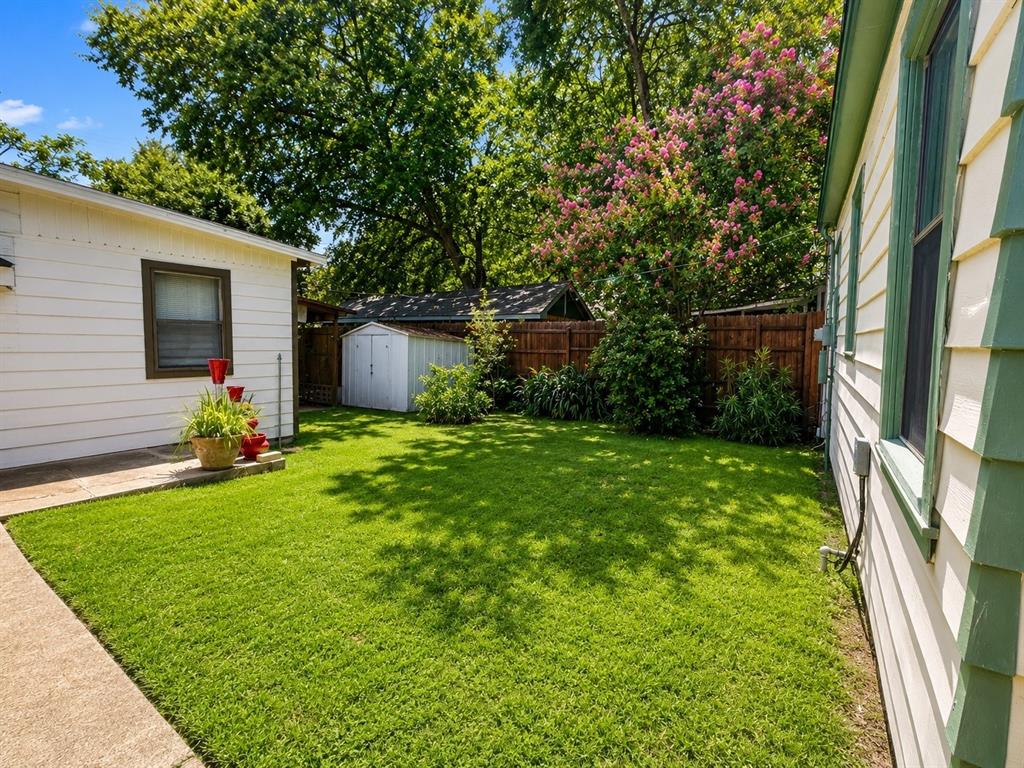 6714 Day Street Property Photo 3