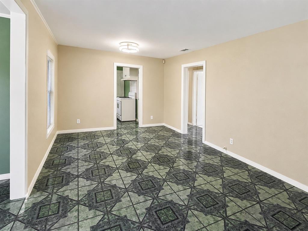 6714 Day Street Property Photo 5