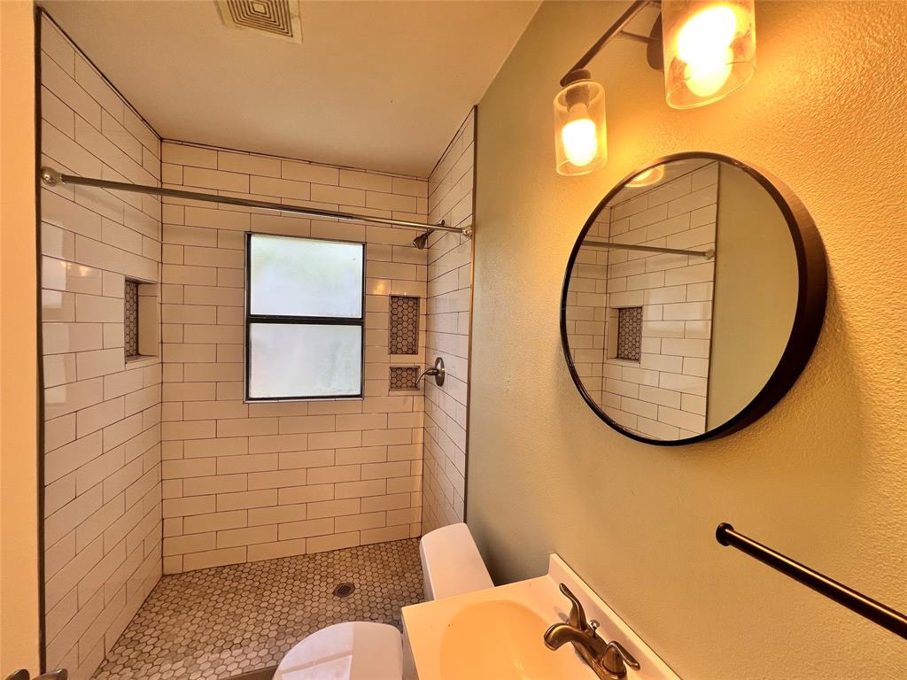 6714 Day Street Property Photo 8