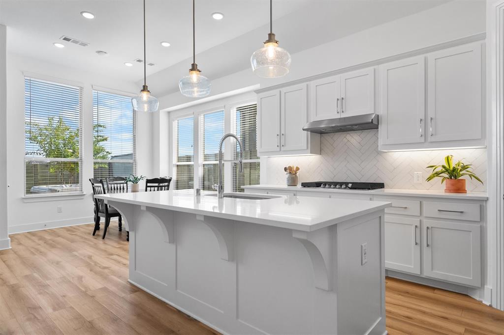 2404 Plover Lane Property Photo 12