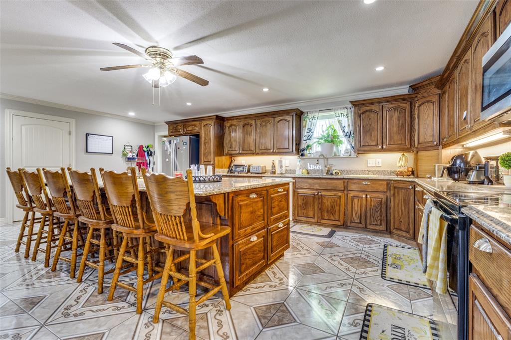 1590 Farm Road 2352a Property Photo 9