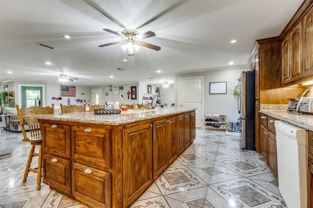 1590 Farm Road 2352a Property Photo 10