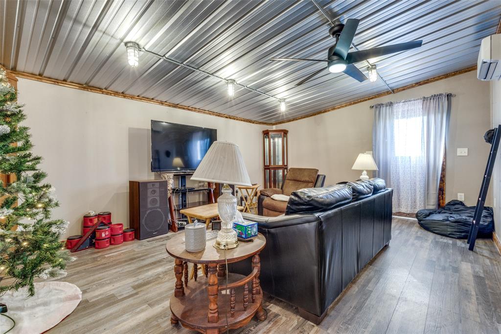 1590 Farm Road 2352a Property Photo 34