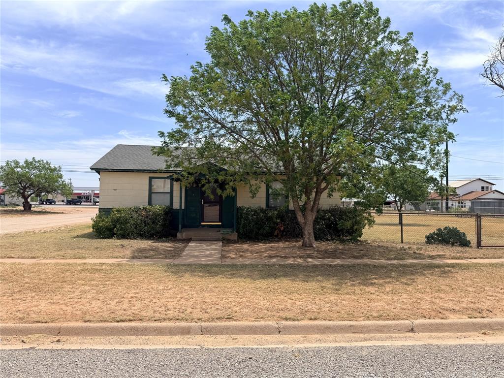 901 S Washington Avenue Property Photo 1