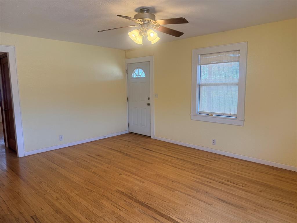 901 S Washington Avenue Property Photo 4