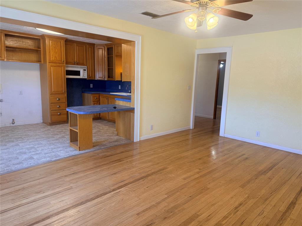 901 S Washington Avenue Property Photo 6