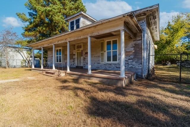 579 17th Street Property Photo 1
