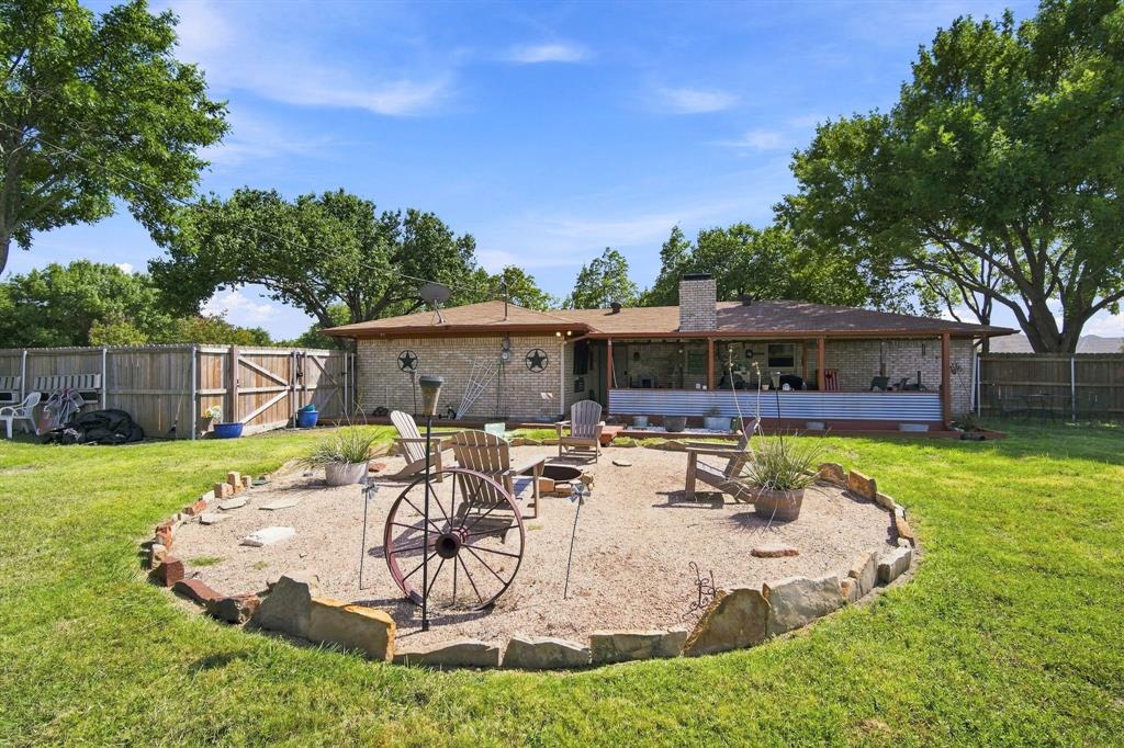 300 Pebble Creek Lane Property Photo 17