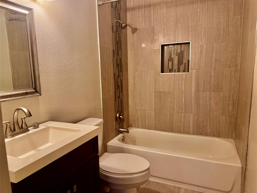 4657 Selkirk Drive Property Photo 8