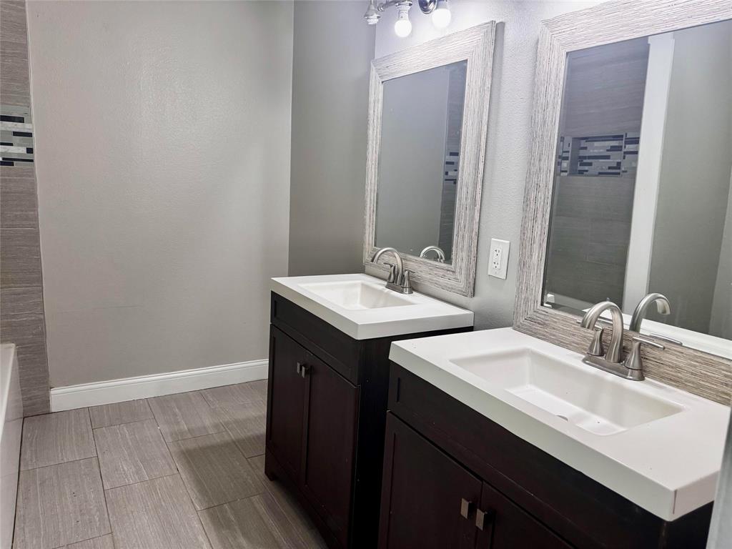 4657 Selkirk Drive Property Photo 10