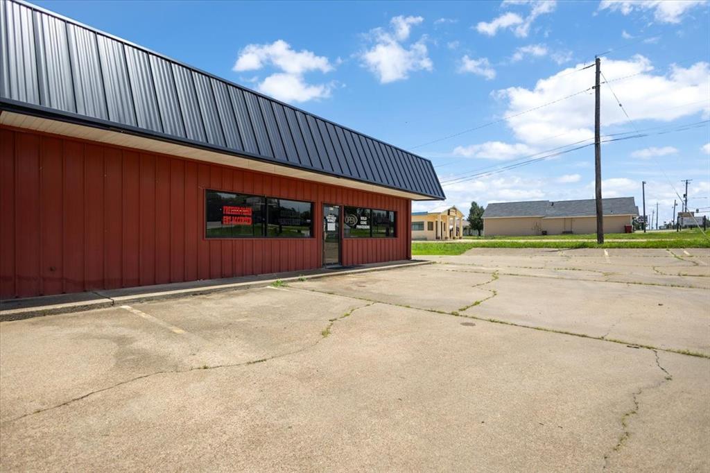 415 S Highway 37 S Property Photo 3