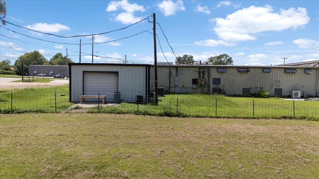 415 S Highway 37 S Property Photo 18
