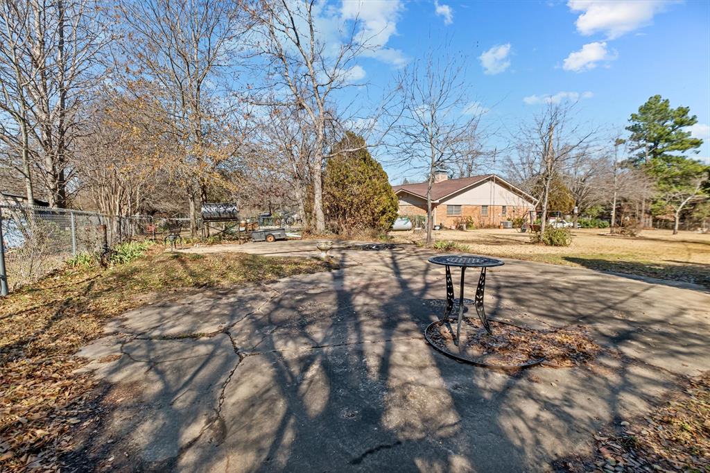 703 Amy Street Property Photo 8