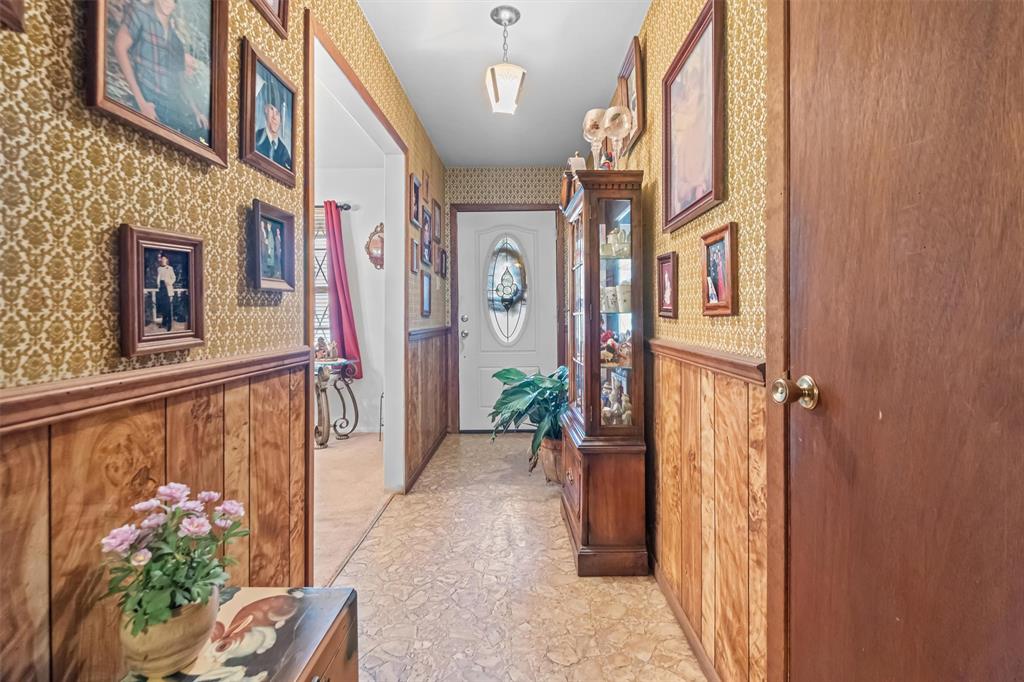 703 Amy Street Property Photo 10