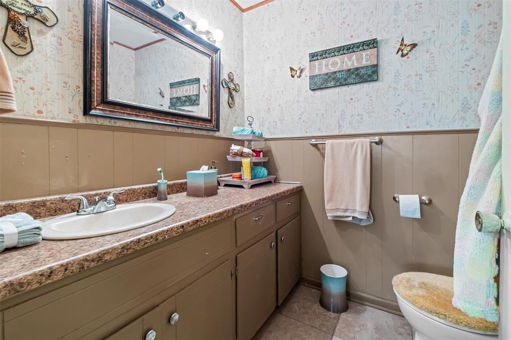 703 Amy Street Property Photo 20