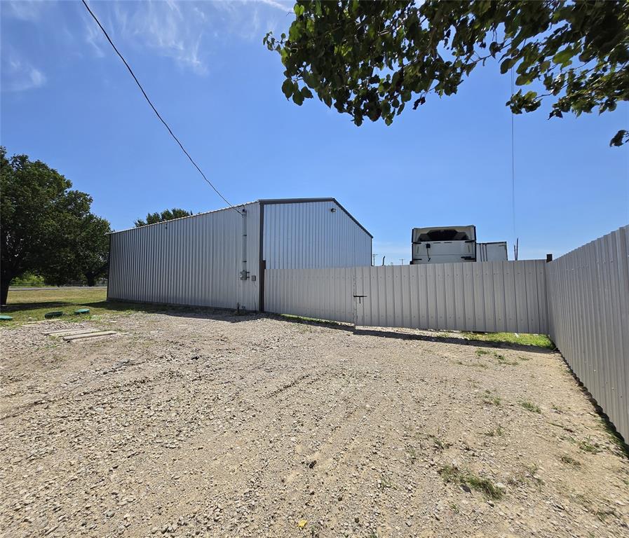 103 Cochise Drive Property Photo 4