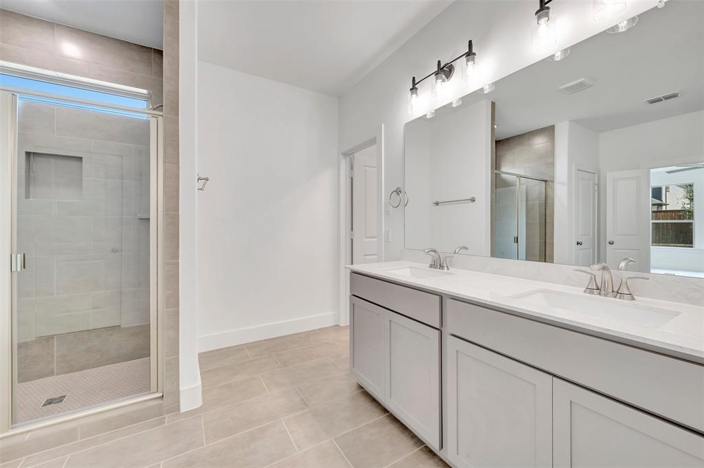 5005 Lily Creek Drive Property Photo 23