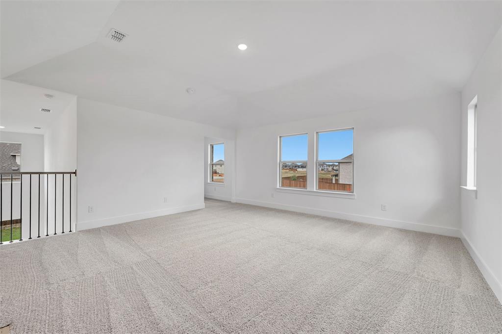 5005 Lily Creek Drive Property Photo 25