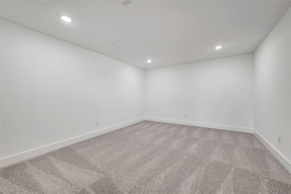 5005 Lily Creek Drive Property Photo 29