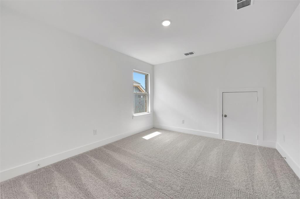 5005 Lily Creek Drive Property Photo 31