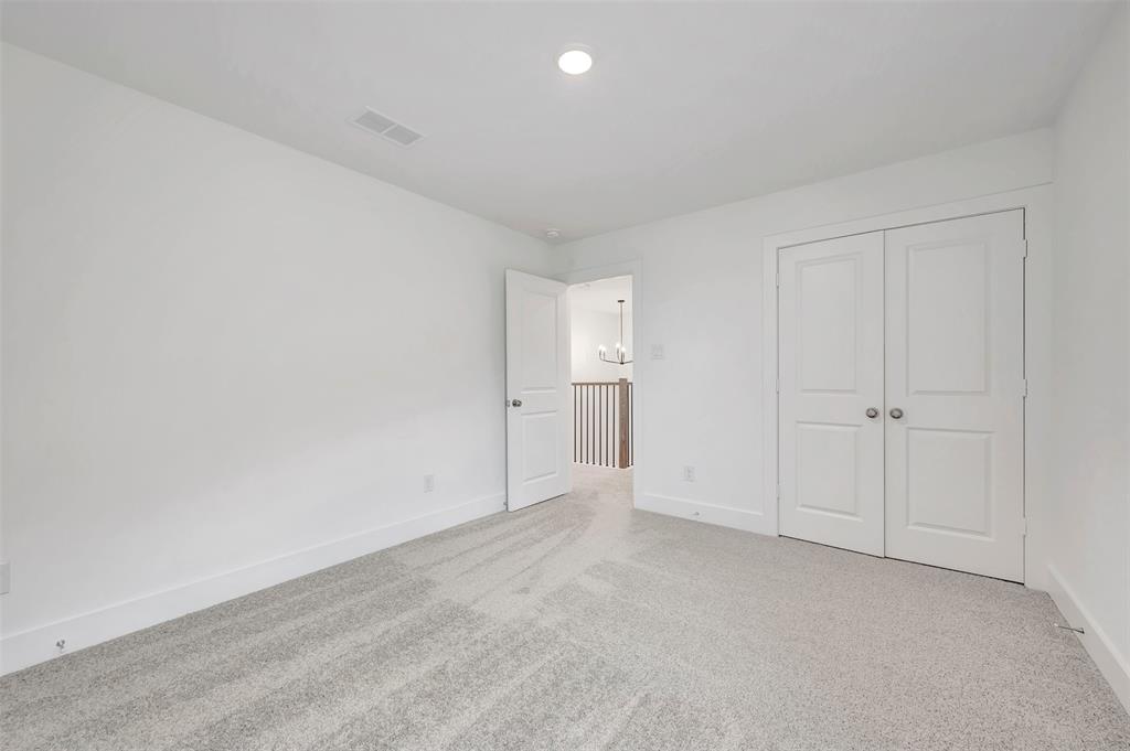 5005 Lily Creek Drive Property Photo 32