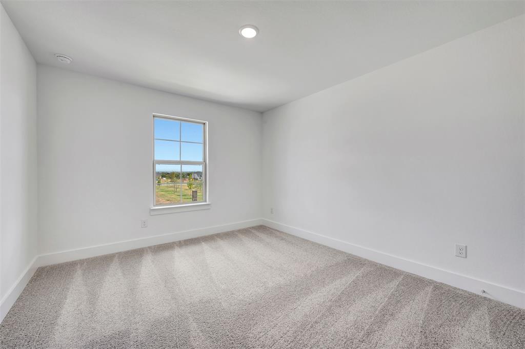 5005 Lily Creek Drive Property Photo 34