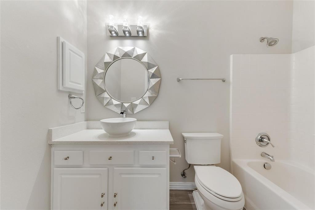 3901 Pitchstone Drive Property Photo 16