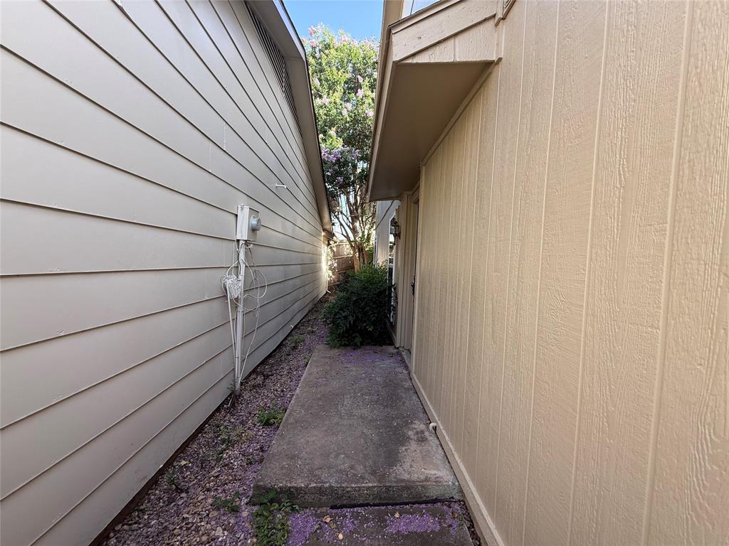 2916 Canis Circle Property Photo 6