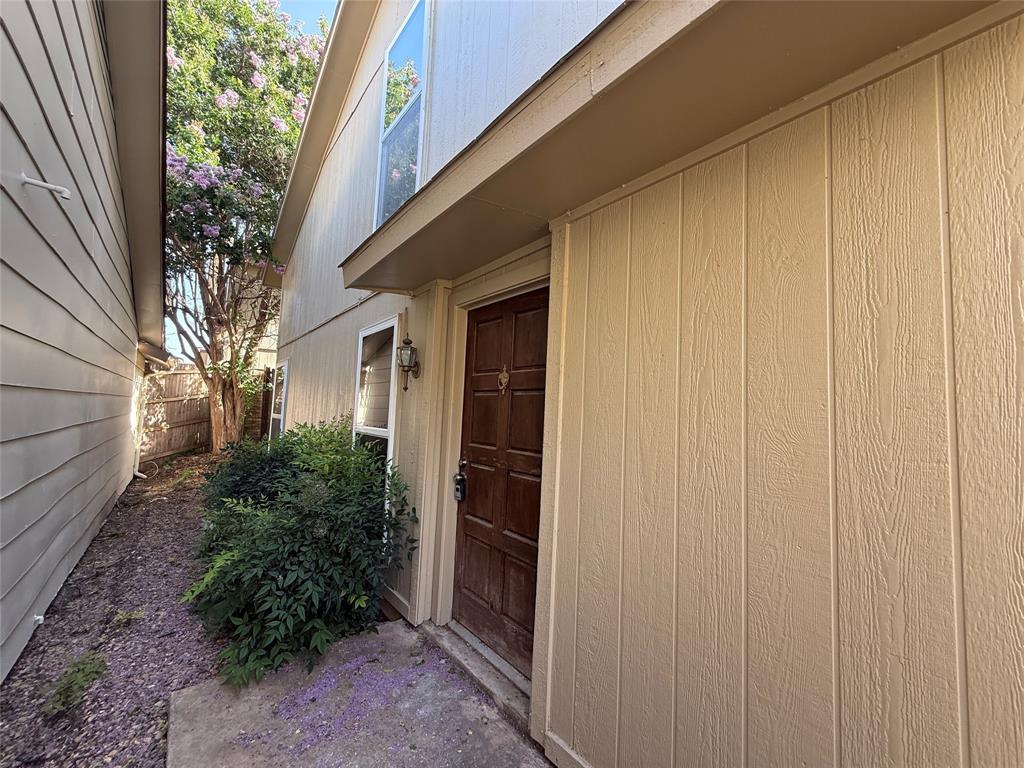 2916 Canis Circle Property Photo 7
