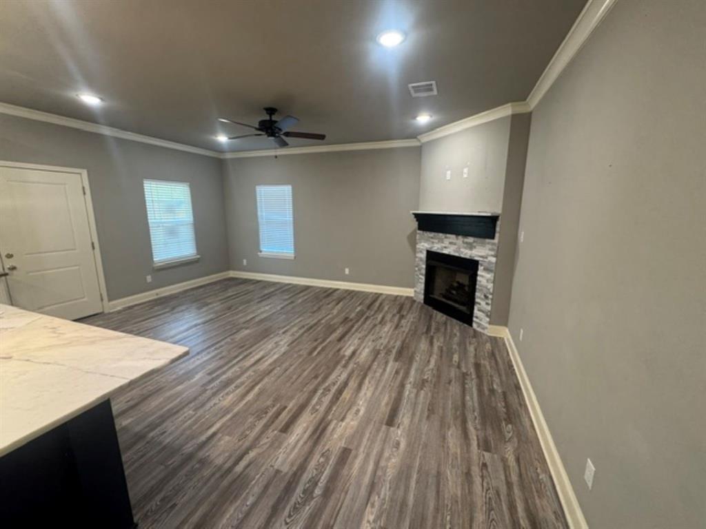 7631 Kempton Park Drive Property Photo 6