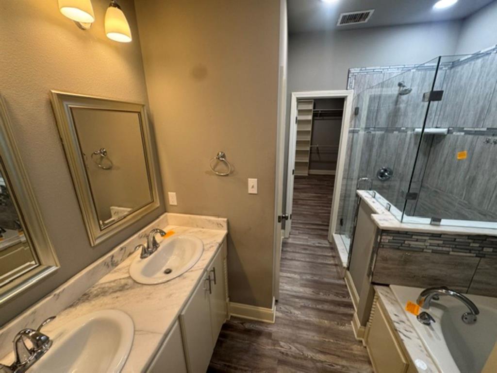 7631 Kempton Park Drive Property Photo 10