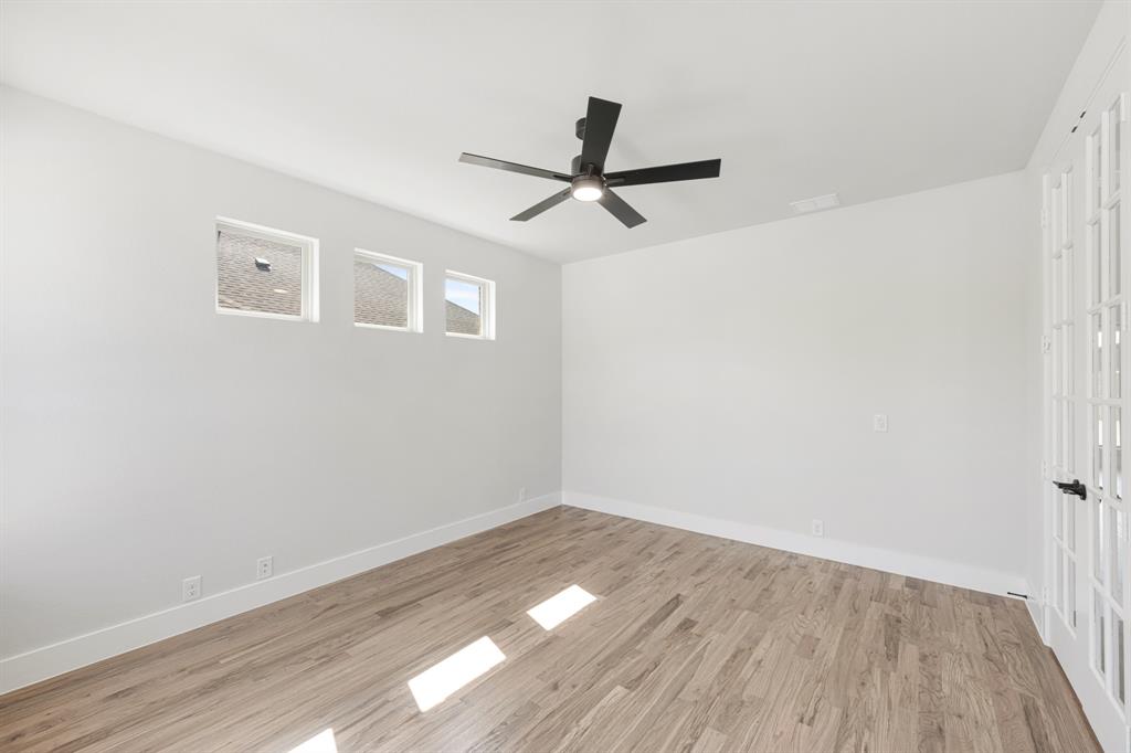 1027 Emerald Trace Drive Property Photo 7
