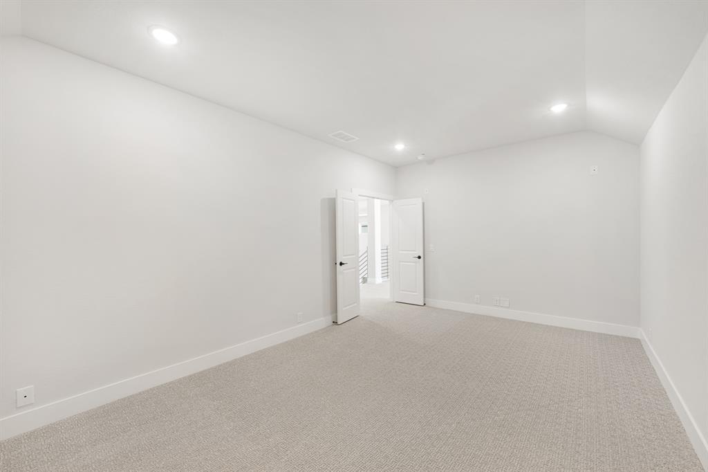 1027 Emerald Trace Drive Property Photo 32