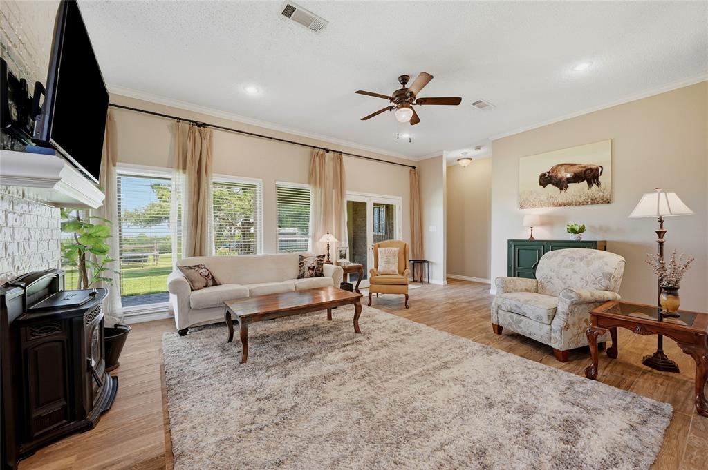 1316 Tate Circle Property Photo 4