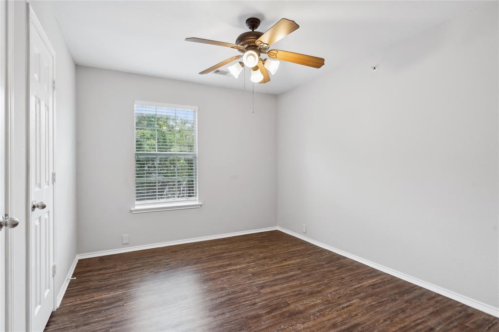 2316 Stoneleigh Place Property Photo 10