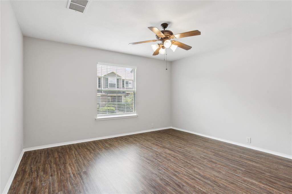 2316 Stoneleigh Place Property Photo 12