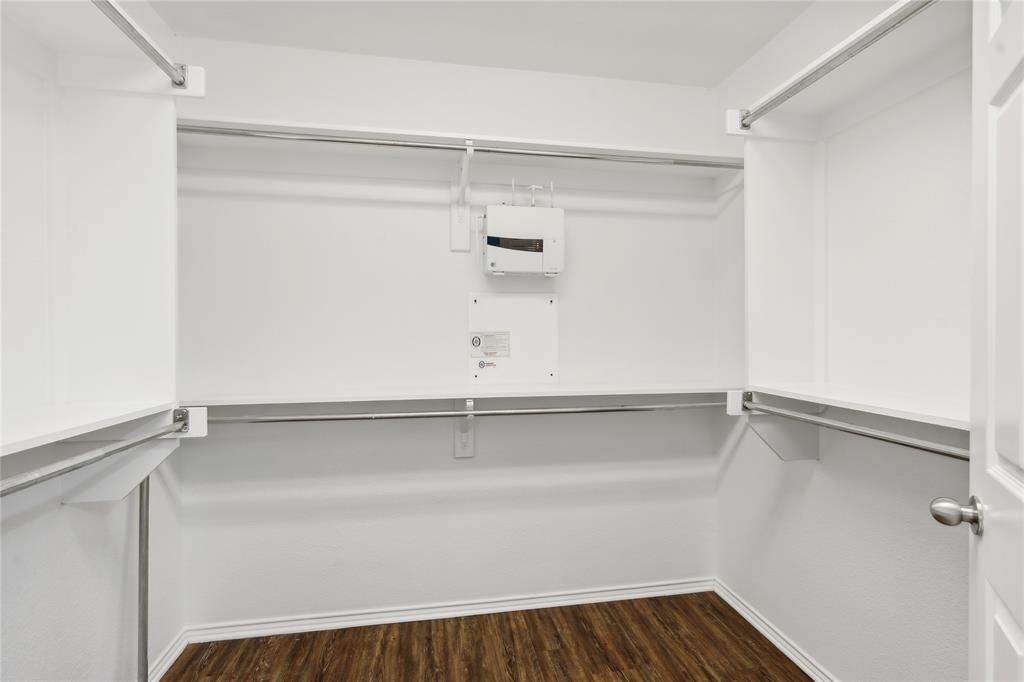 2316 Stoneleigh Place Property Photo 15